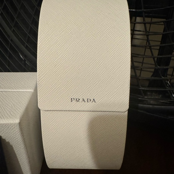 Prada women’s sunglassess - Picture 2 of 7